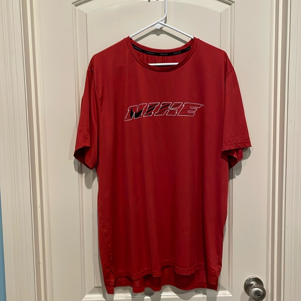 Mens Nike Pro Dri Fit T-Shirt, Size XL, Red